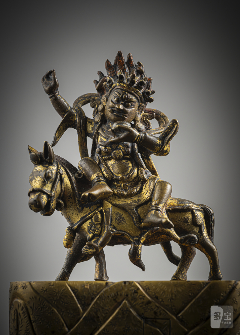 A GILT-BRONZE FIGURE OF SHRI DEVI - 图3
